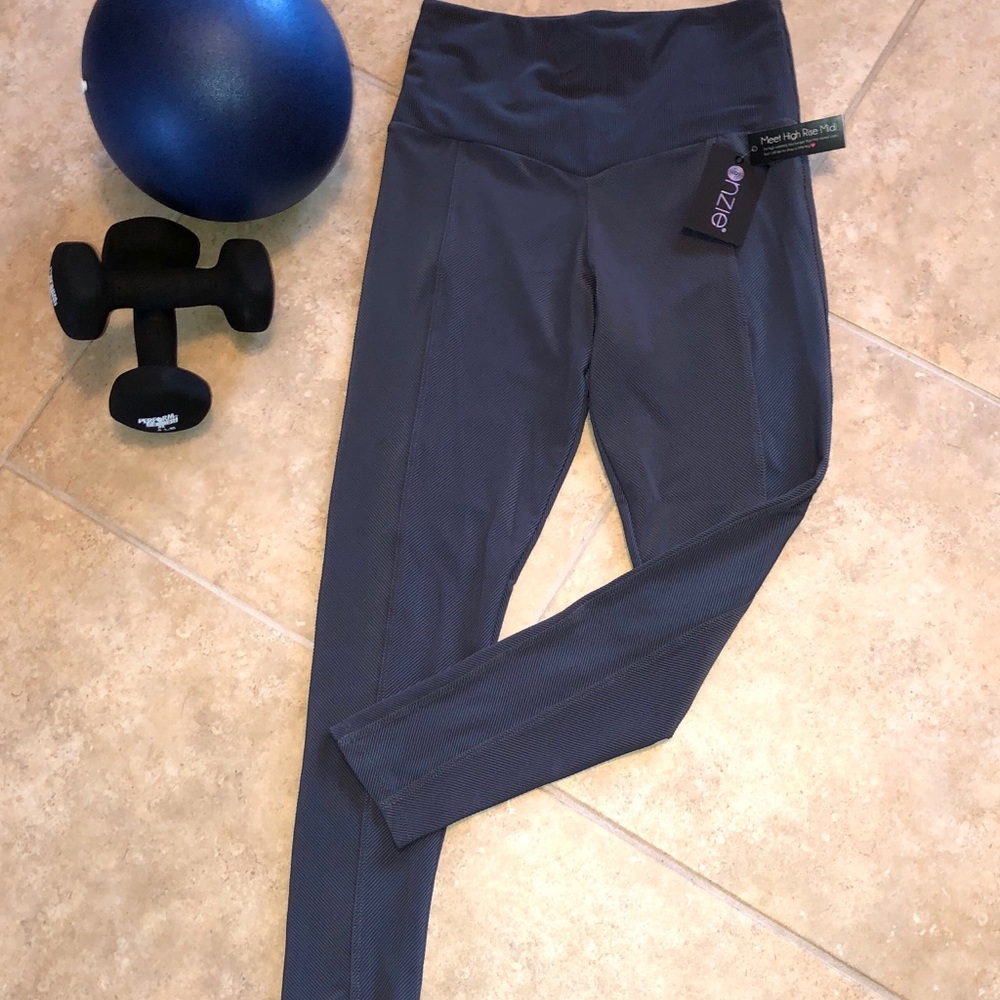 ONZIE Sweetheart Slate Midi Legging - NWT! 🛍